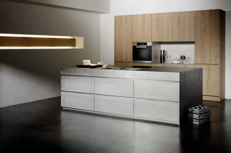 Cuisine inox et pierre grise — bois finition haut de gamme